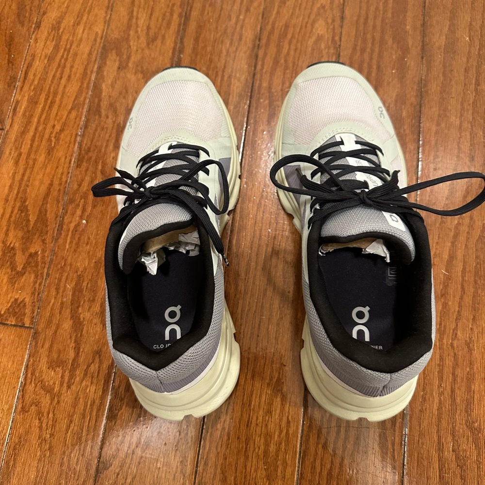 On CloudSwift Running CloudTech Ultra Cushioning Size 8, Zero Gravity Foam!